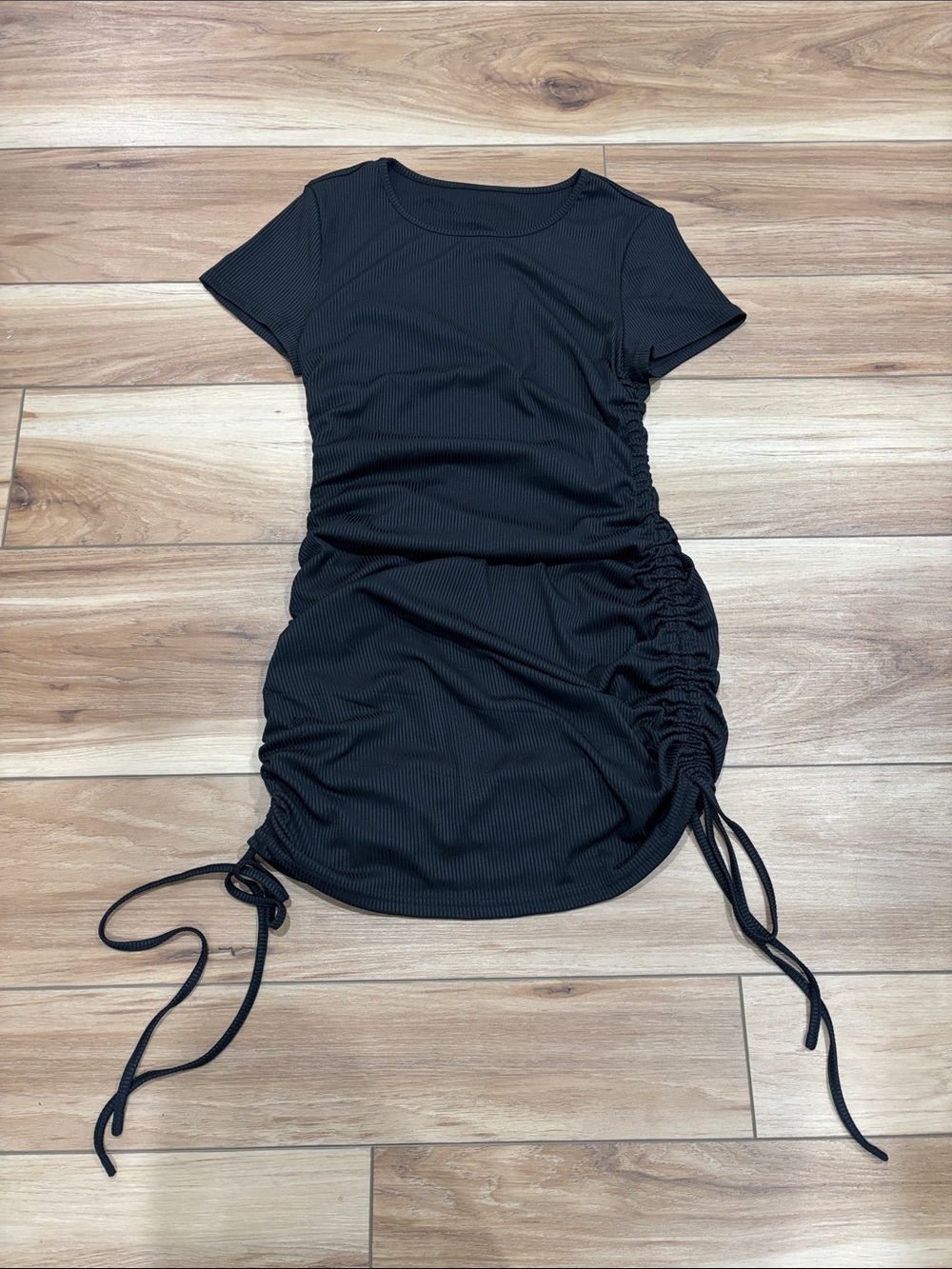 Women’s Black Ruched Side Tie Short Sleeve Dress